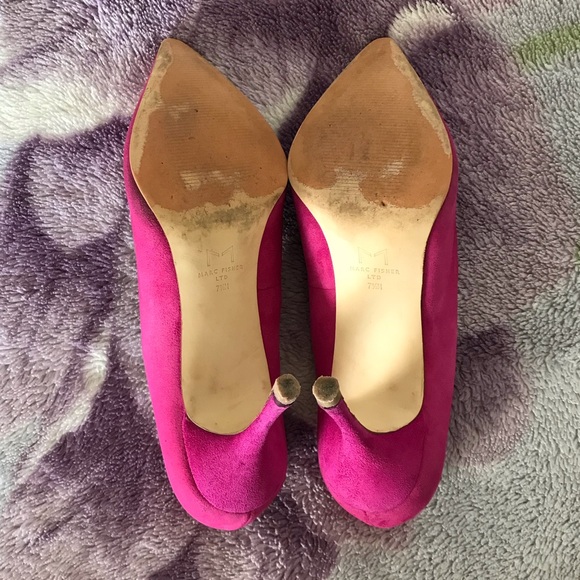 Marc Fisher LTD Pointed Toe Suede Pump - Picture 7 of 10